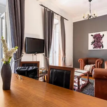 Modern 2-bed - Heart Of Downtown *
