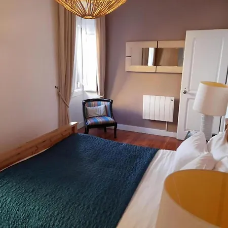 Modern 2-bed - Heart Of Downtown Appartement