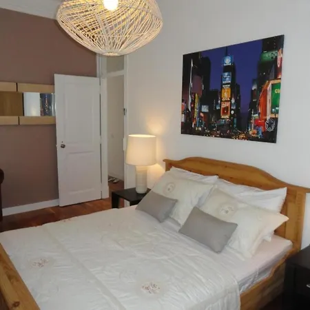 Modern 2-bed - Heart Of Downtown Appartement